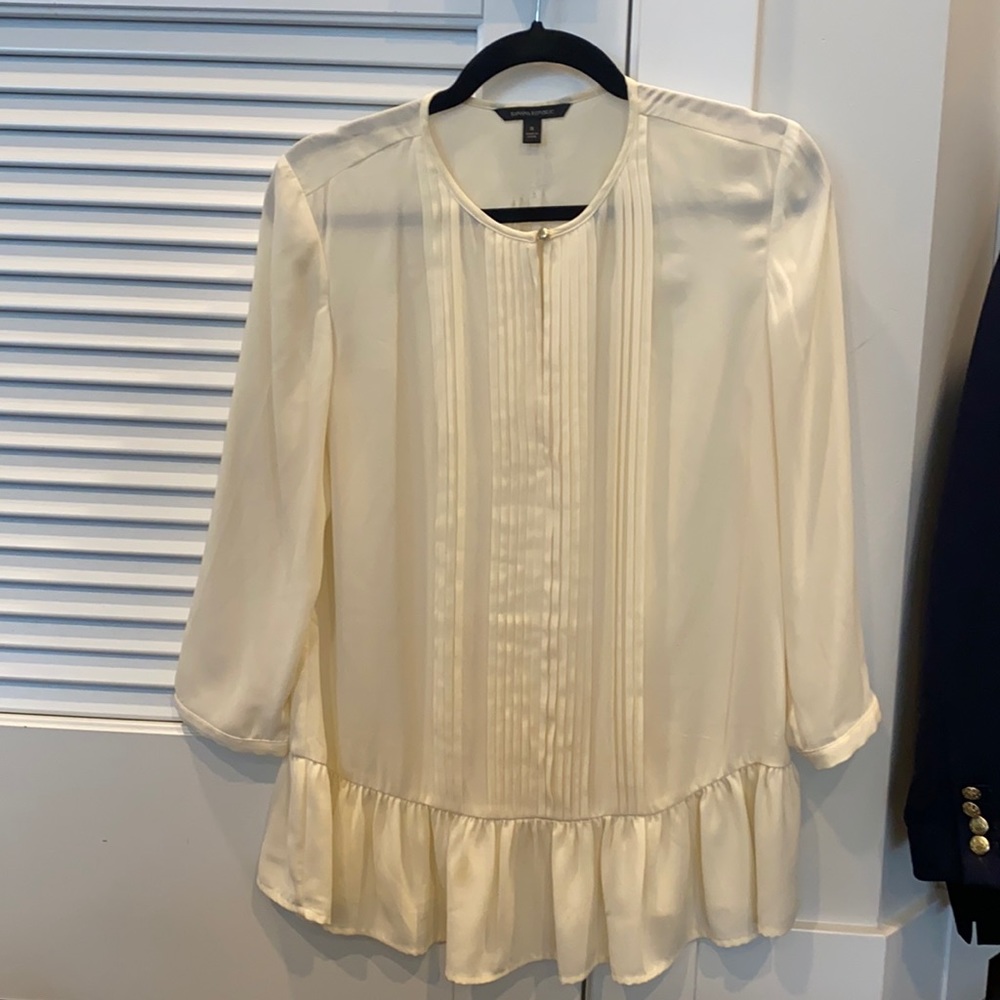Banana Republic Cream blouse women’s Small